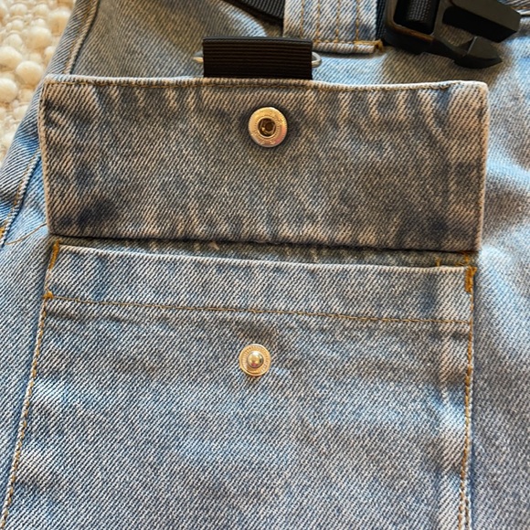 SIGNATURE 8 light wash denim buckle skirt - Picture 4 of 6